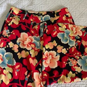 Wide leg Capri Loft floral pants.